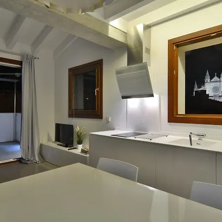Lonja Apartment *