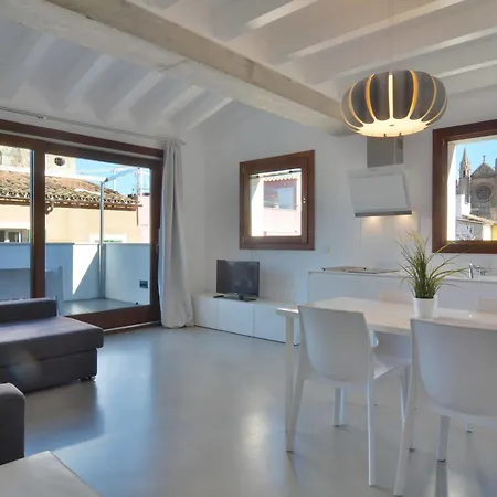 Lonja Apartment *